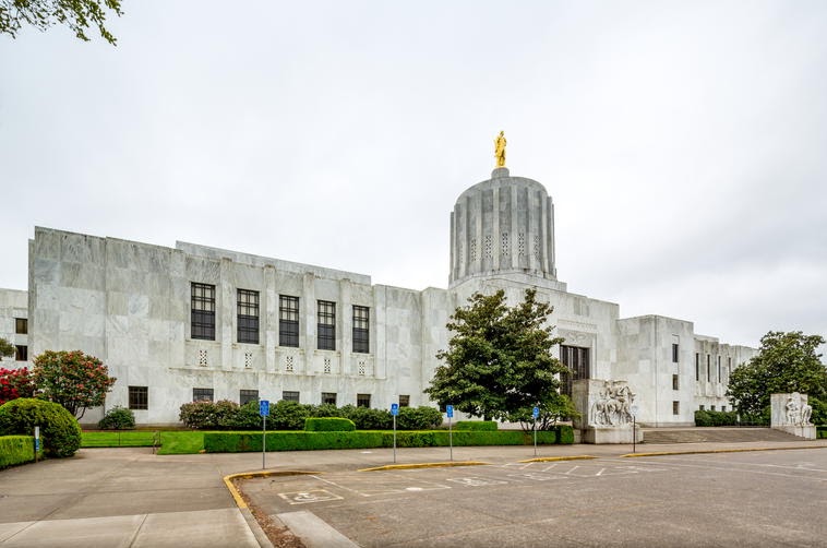 09 Oregon state capitol P6B666